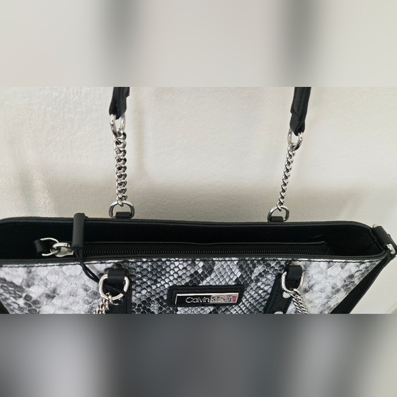 Calvin Klein Black and White Snake Print Women's Hand Shoulder Crossbody Bag NWT - Picture 6 of 8